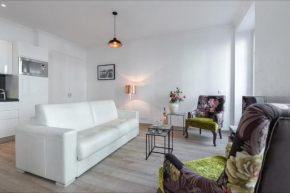 Отель Holiday apartment - Nice  Ницца